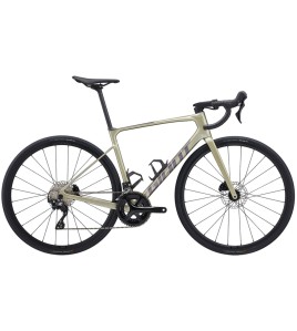 2024 Giant Defy Advanced 2 Road Bike