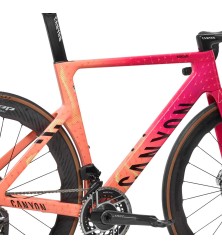 2025 Canyon Aeroad CFR AXS Road Bike